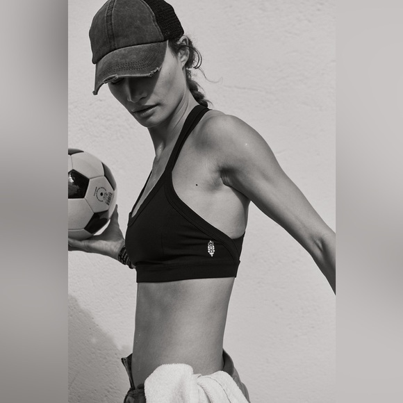 🆕 Free People FP Movement Run Racer Sports Bra Black Sz L - Picture 4 of 14